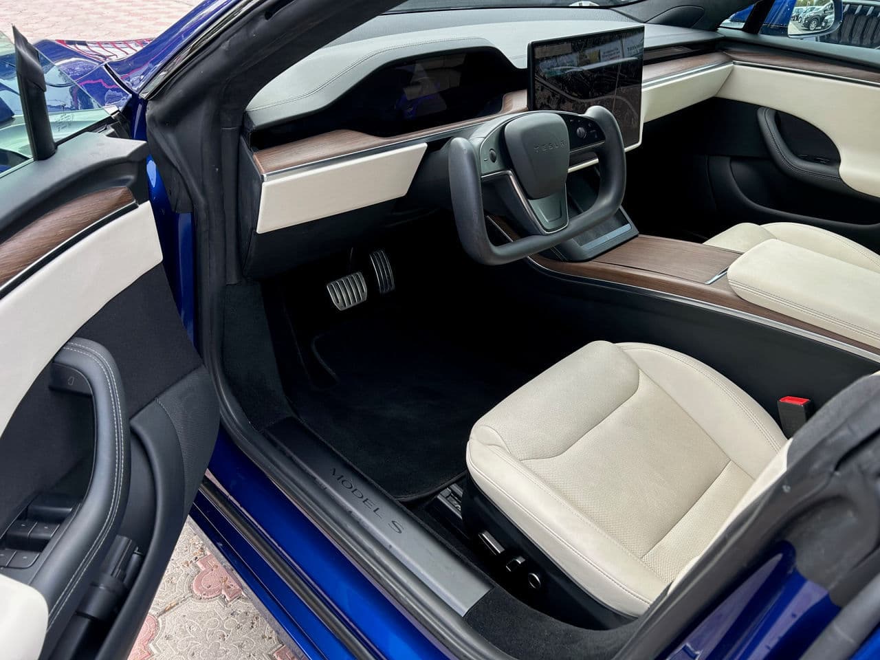 Tesla Model S Plaid 2022 — Миниатюра 5