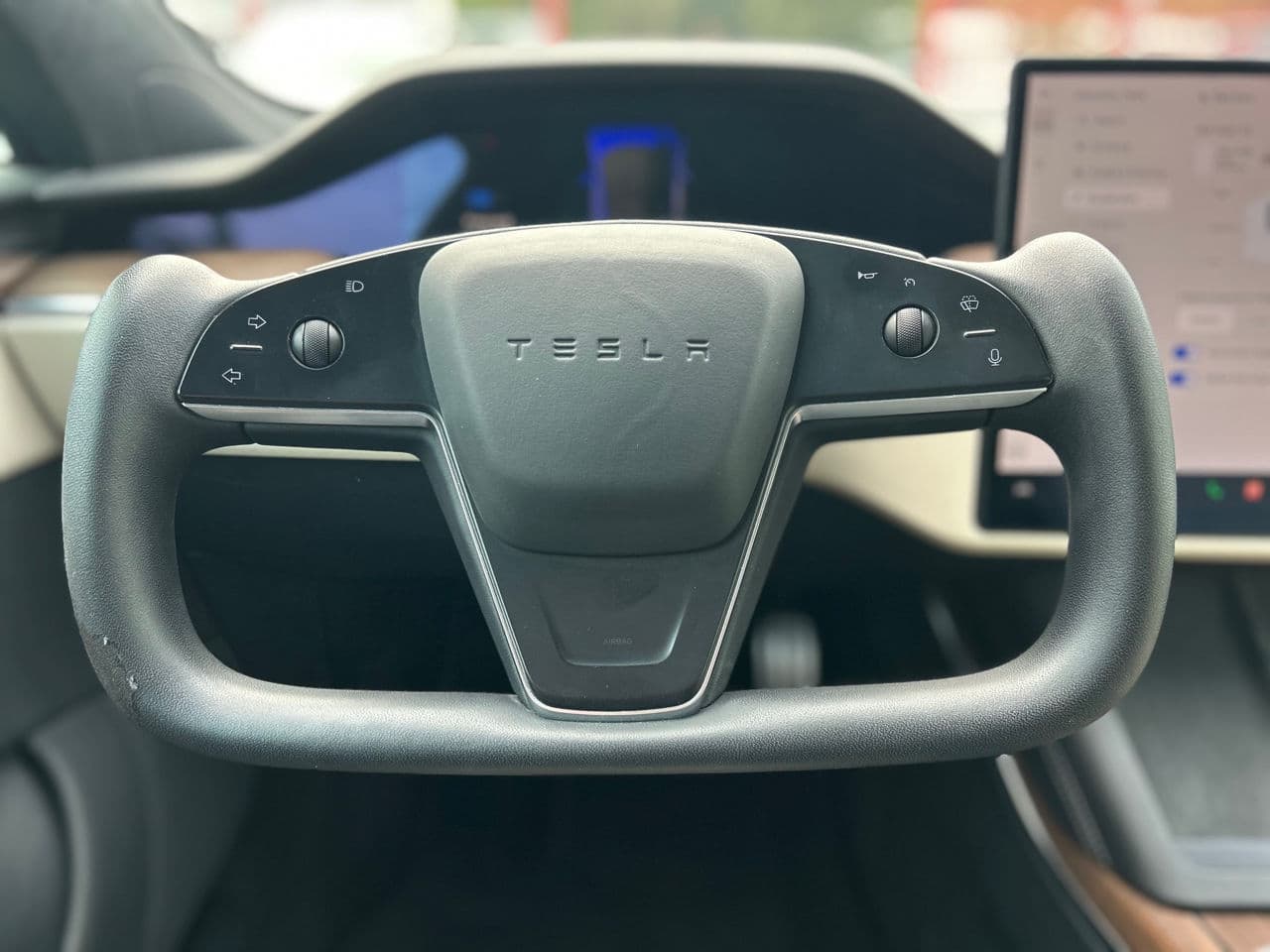 Tesla Model S Plaid 2022 — Миниатюра 8