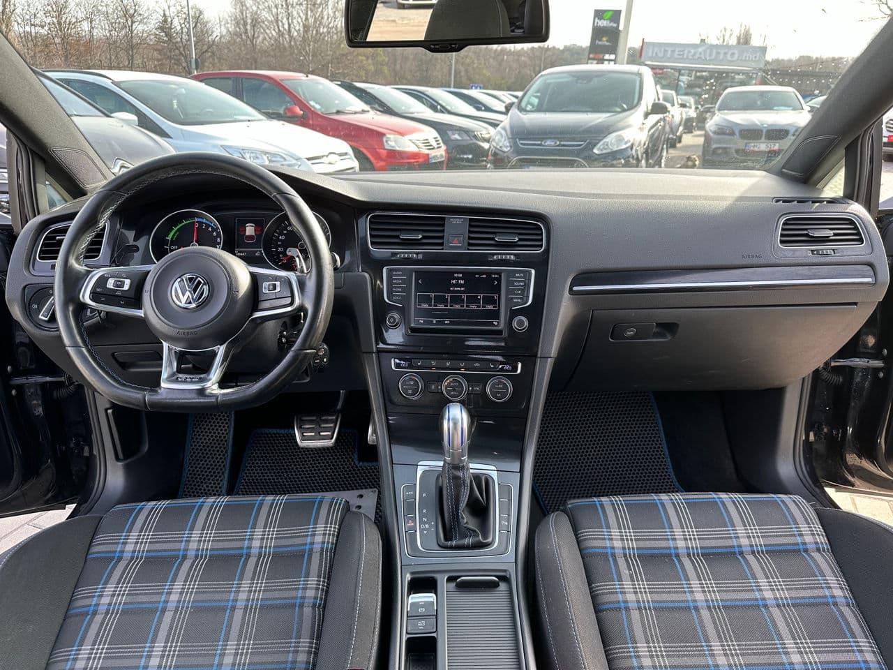 Volkswagen Golf GTE 2015 — Миниатюра 10