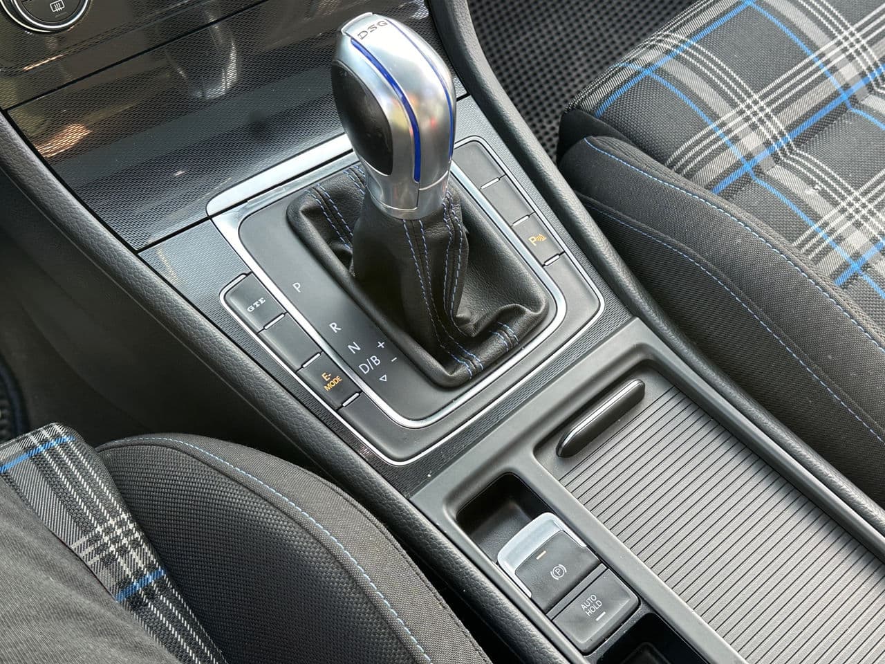 Volkswagen Golf GTE 2015 — Миниатюра 15