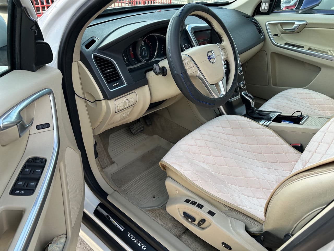 Volvo XC 60 2015 — Миниатюра 7