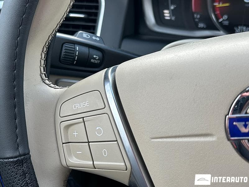 Volvo XC 60 2015 — Миниатюра 11