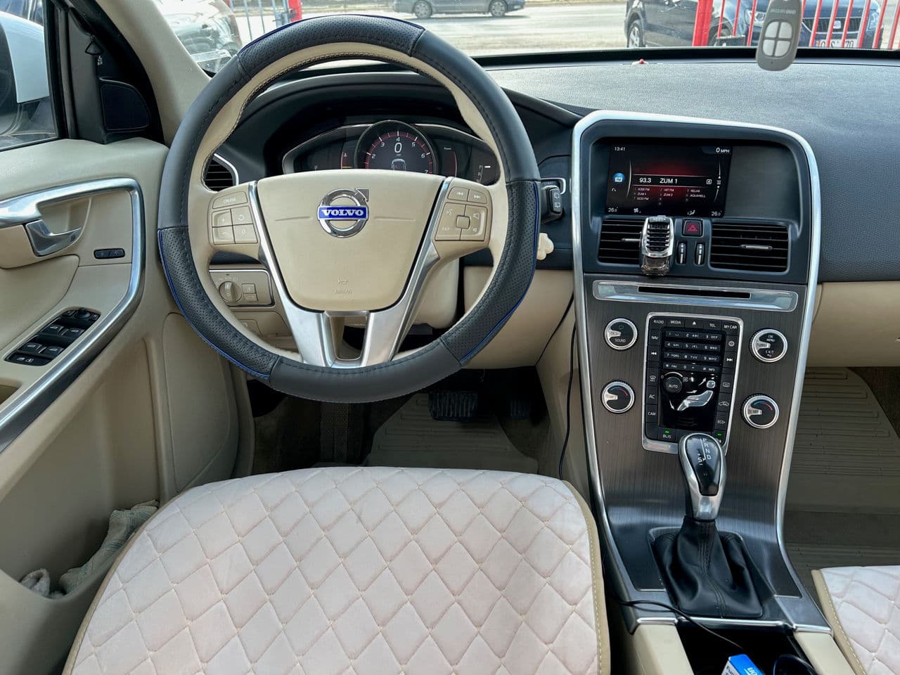Volvo XC 60 2015 — Миниатюра 9