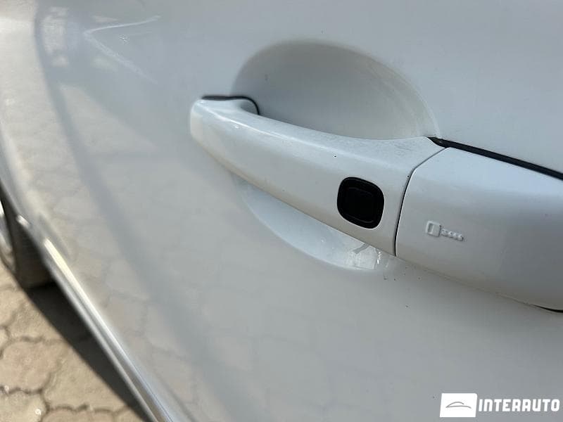 Volvo XC 60 2015 — Миниатюра 5