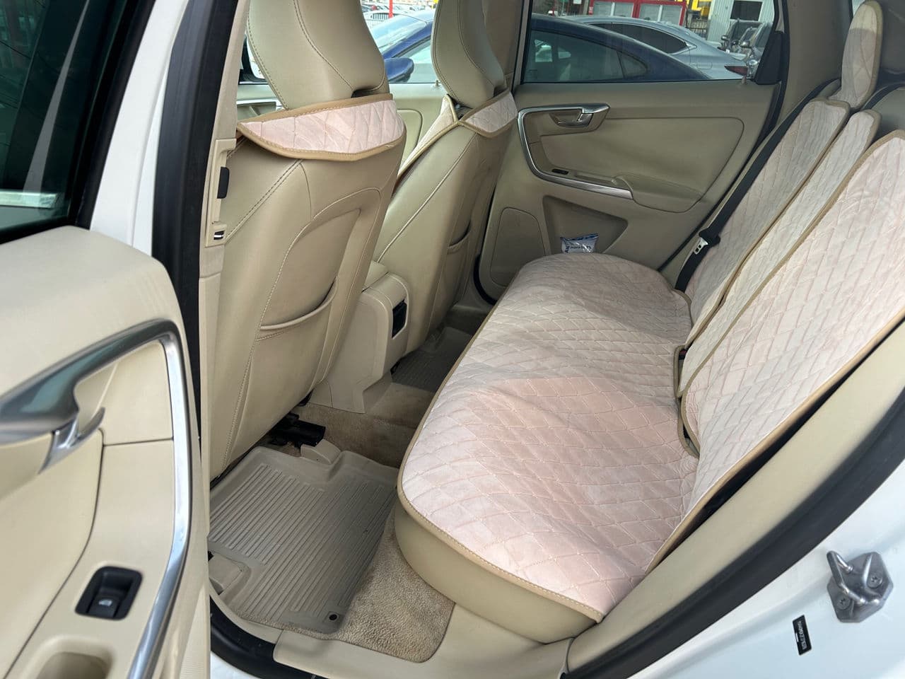 Volvo XC 60 2015 — Миниатюра 17