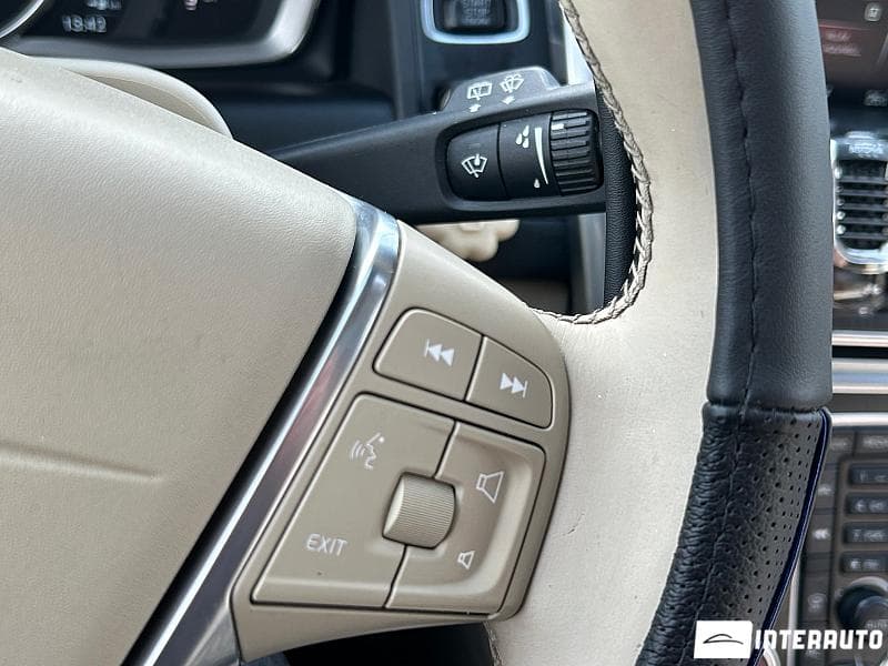 Volvo XC 60 2015 — Миниатюра 12