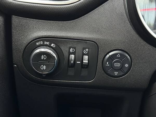 Opel Crossland X 2019 — Миниатюра 14