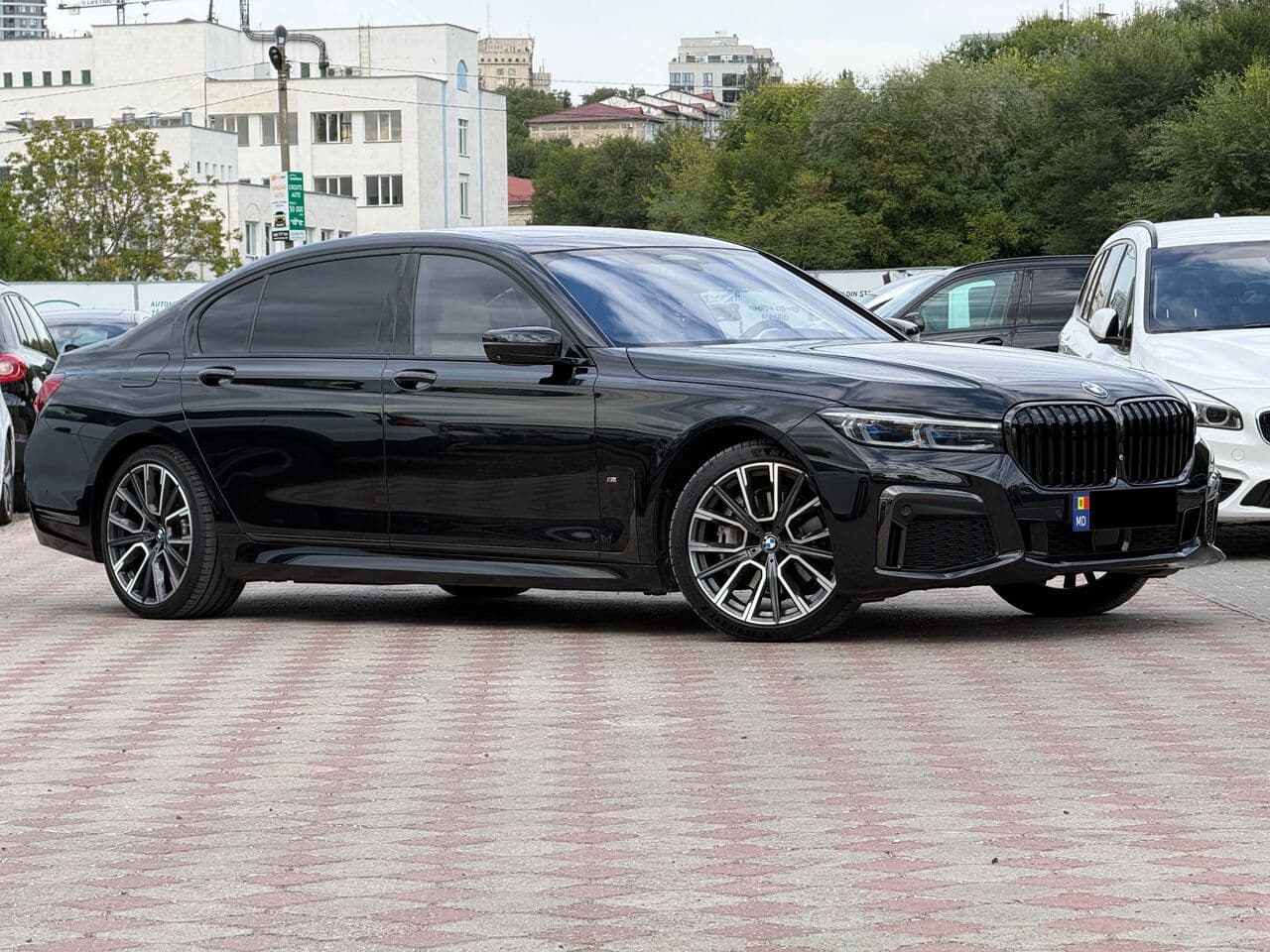 2020 BMW 730 — Foto 1