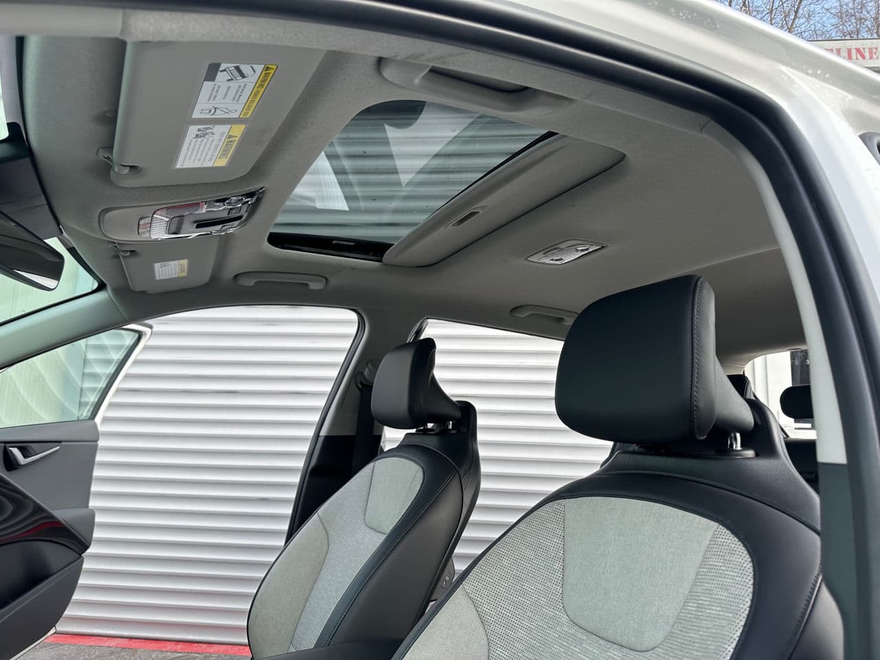 Kia Niro 2023 — Миниатюра 18
