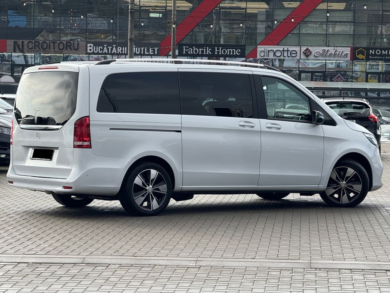 Mercedes V 220 2021 — Миниатюра 3