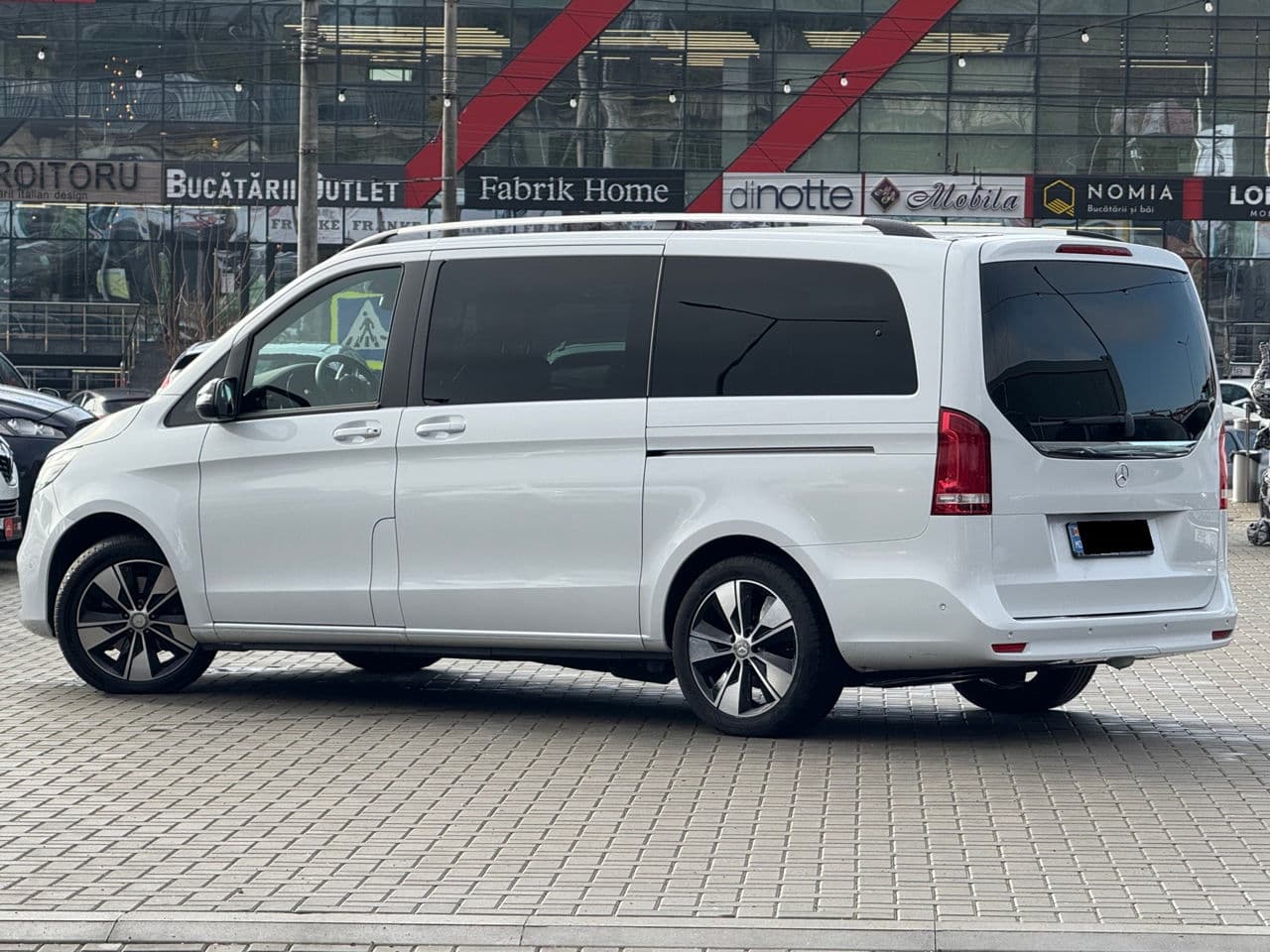 Mercedes V 220 2021 — Миниатюра 4