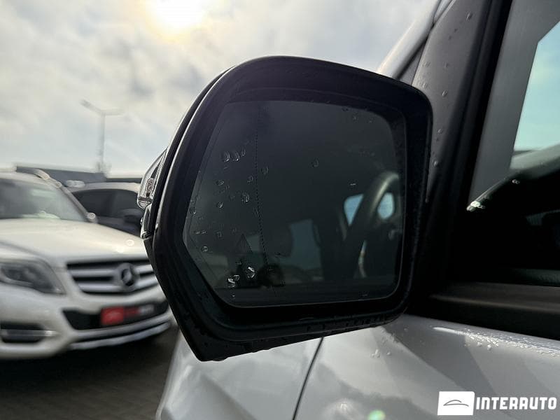 Mercedes V 220 2021 — Миниатюра 18
