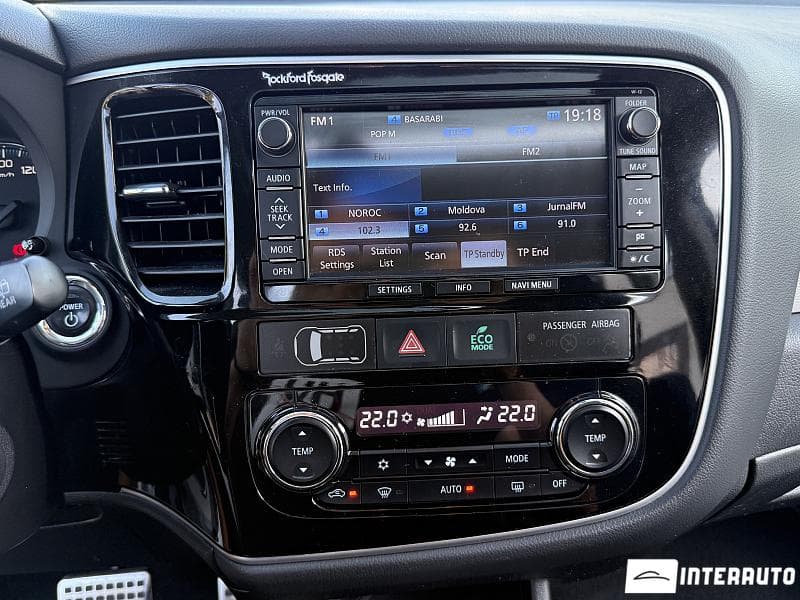Mitsubishi Outlander 2014 — Миниатюра 9