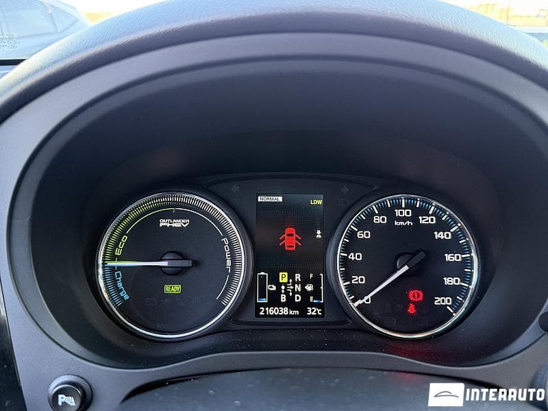Mitsubishi Outlander 2014 — Миниатюра 8