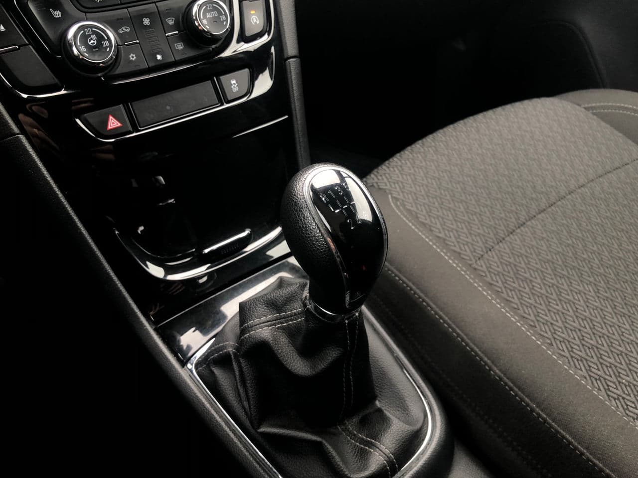 Opel Mokka 2017 — Миниатюра 11