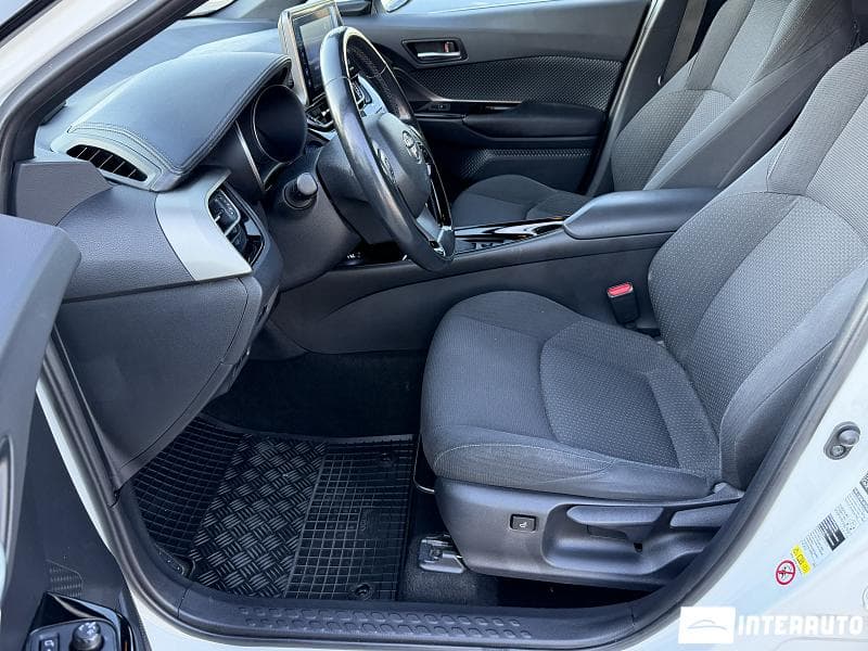 Toyota C-HR 2018 — Миниатюра 8