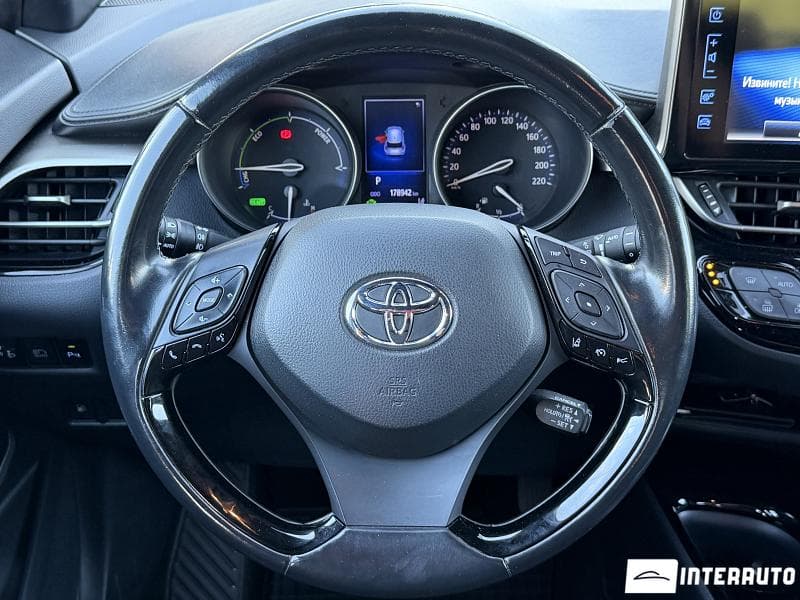 Toyota C-HR 2018 — Миниатюра 11