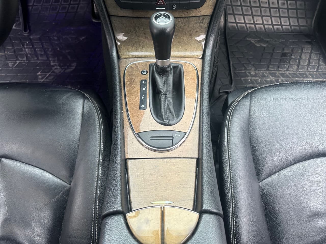 Mercedes E 320 2007 — Миниатюра 12
