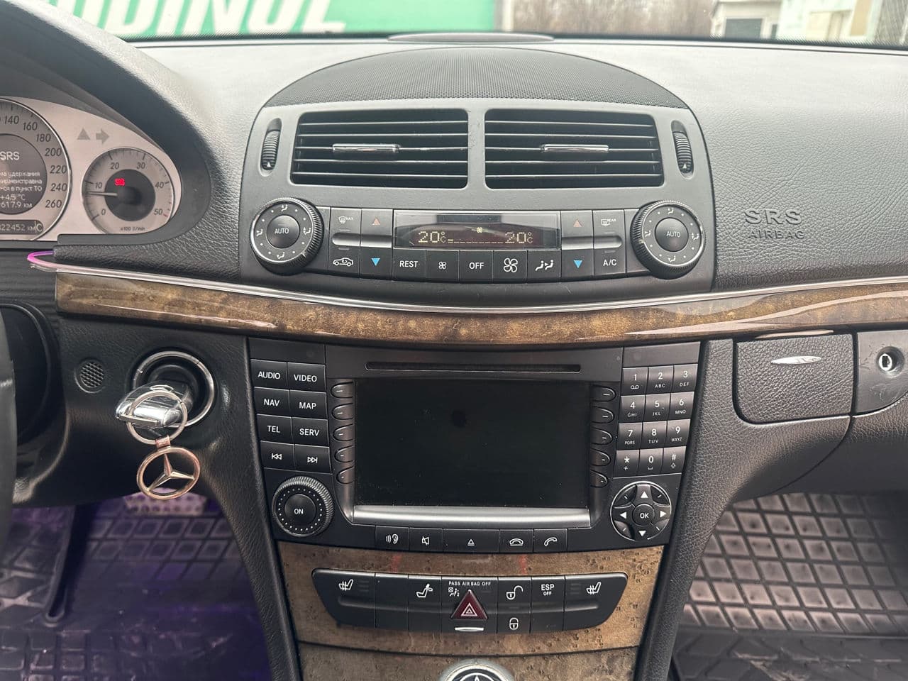 Mercedes E 320 2007 — Миниатюра 11