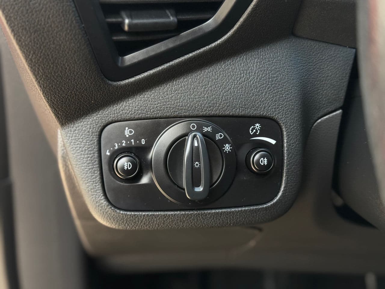 Ford Grand C-MAX 2016 — Миниатюра 7
