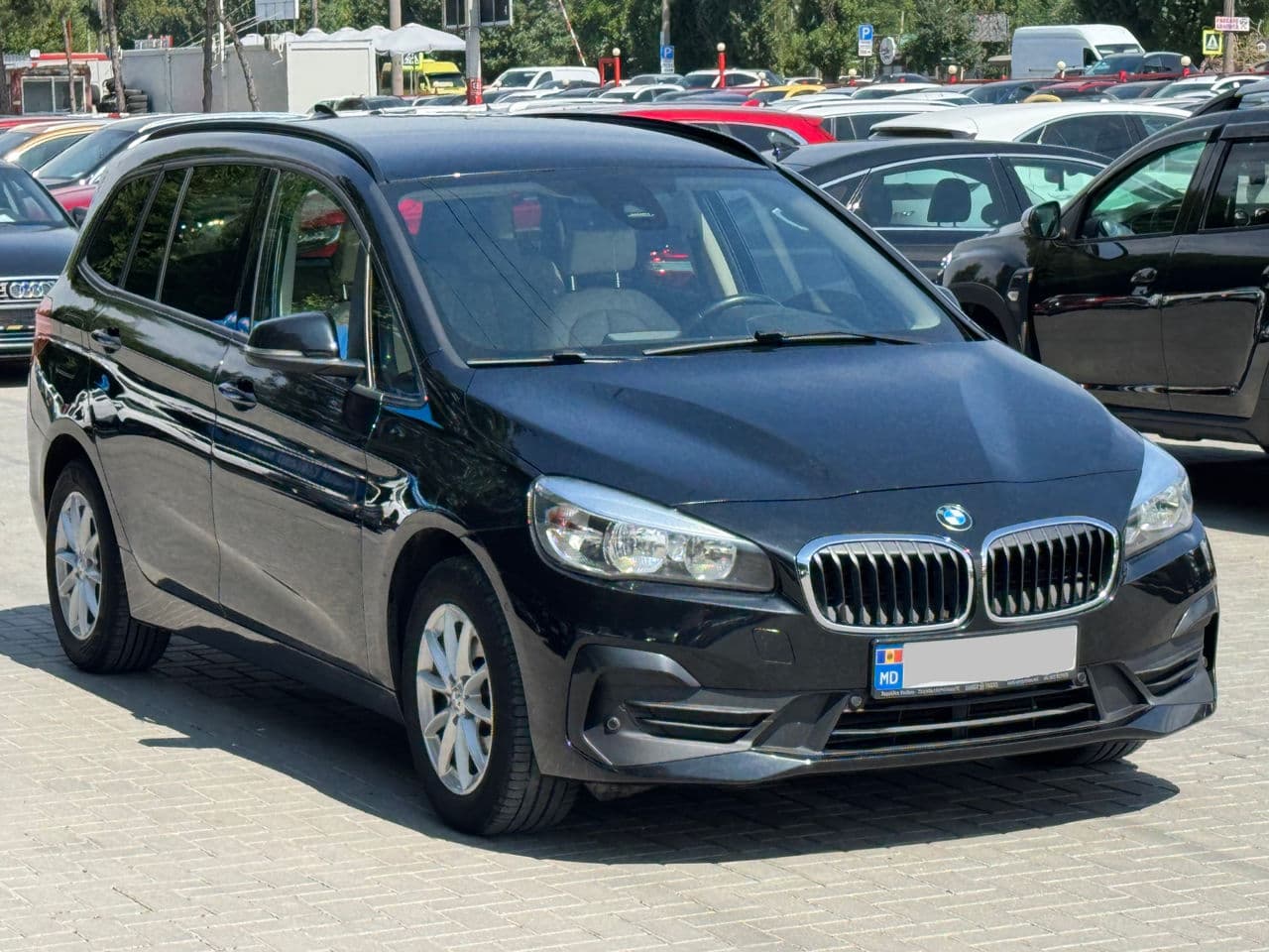 BMW 216d 2018 — Миниатюра 3