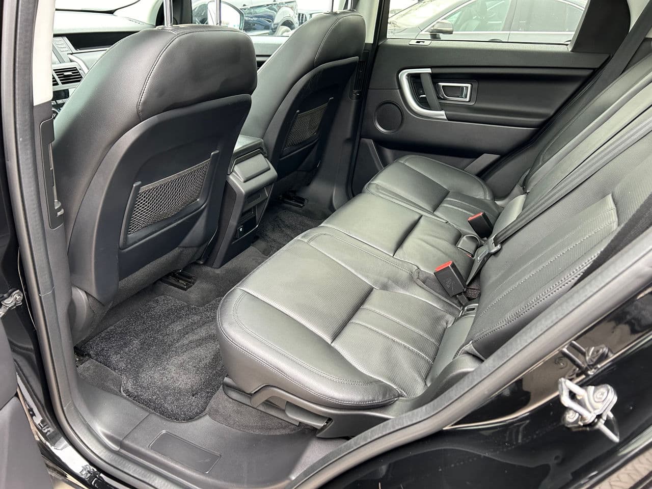 Land Rover Discovery Sport 2017 — Миниатюра 16