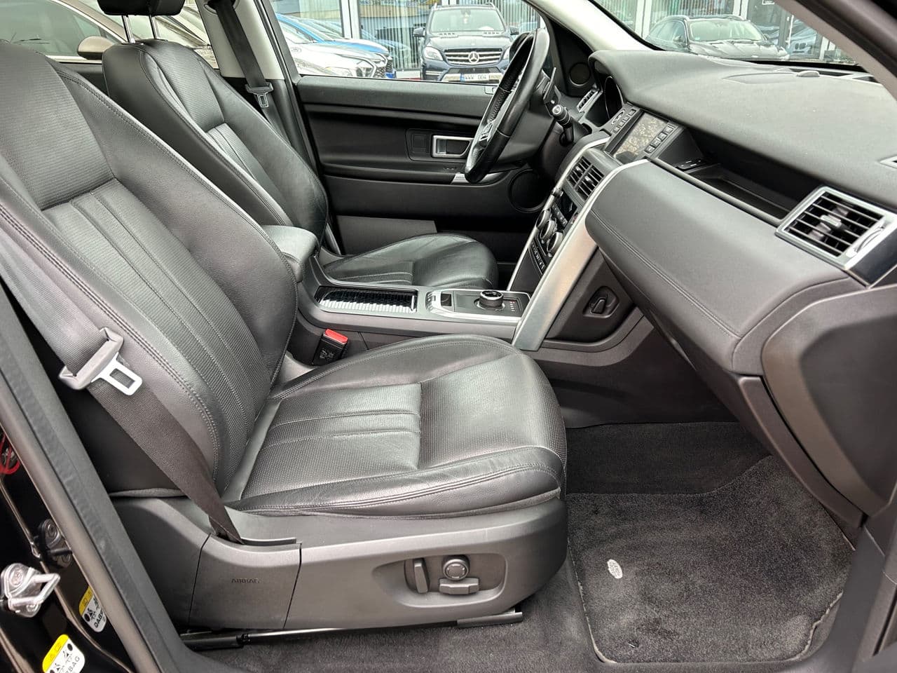 Land Rover Discovery Sport 2017 — Миниатюра 14