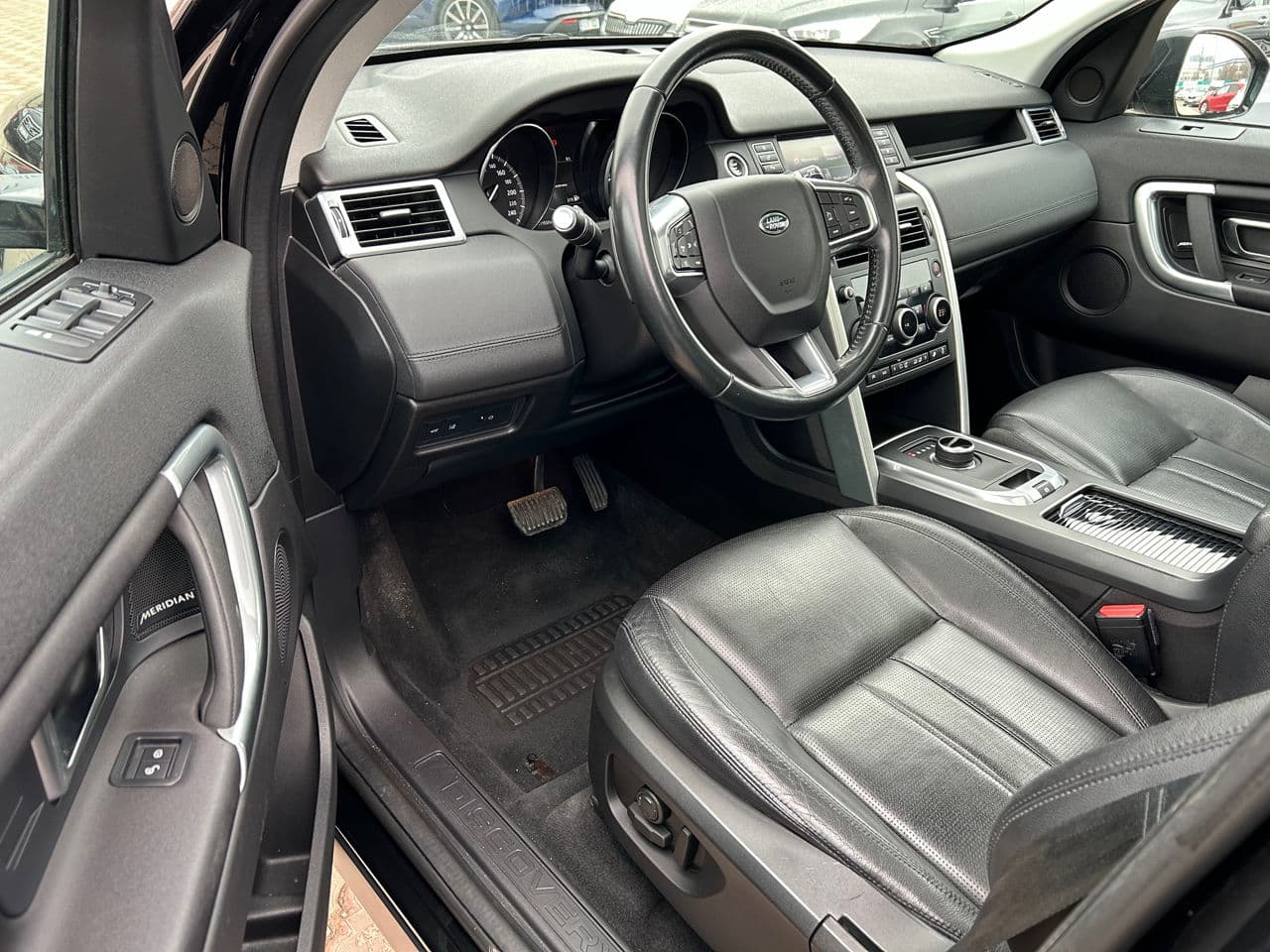Land Rover Discovery Sport 2017 — Миниатюра 5