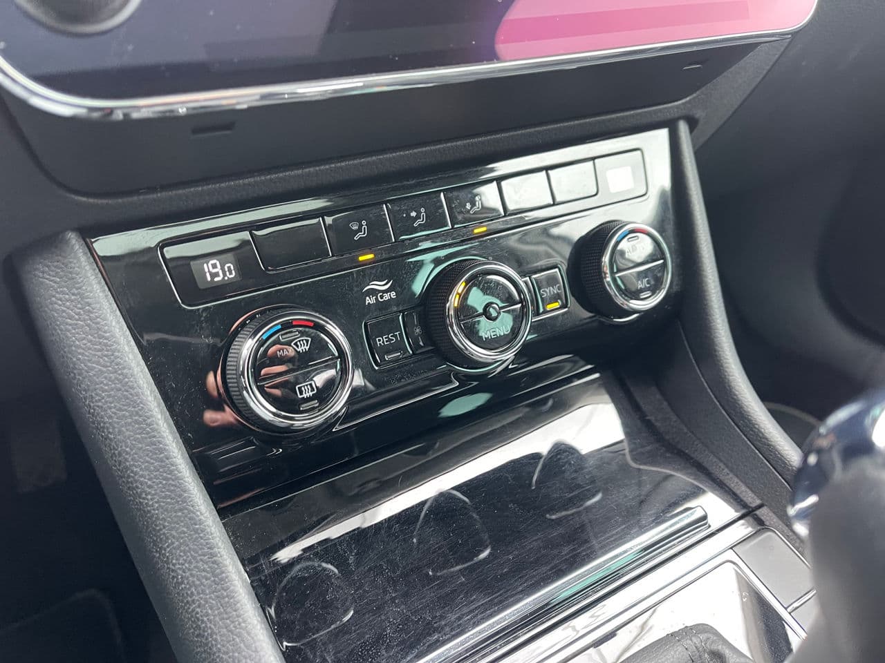 Skoda Superb 2018 — Миниатюра 11
