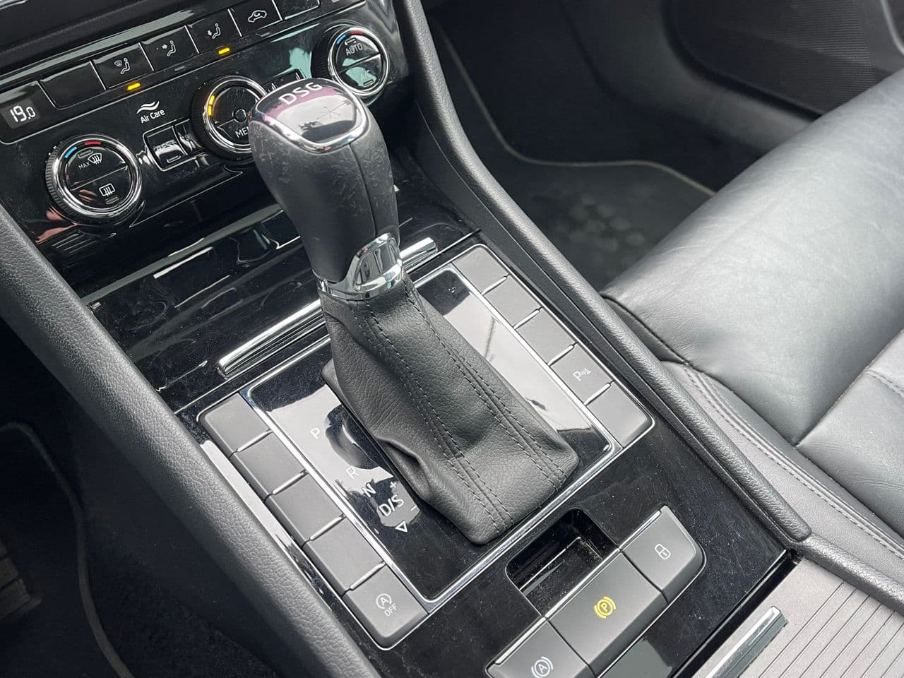 Skoda Superb 2018 — Миниатюра 12