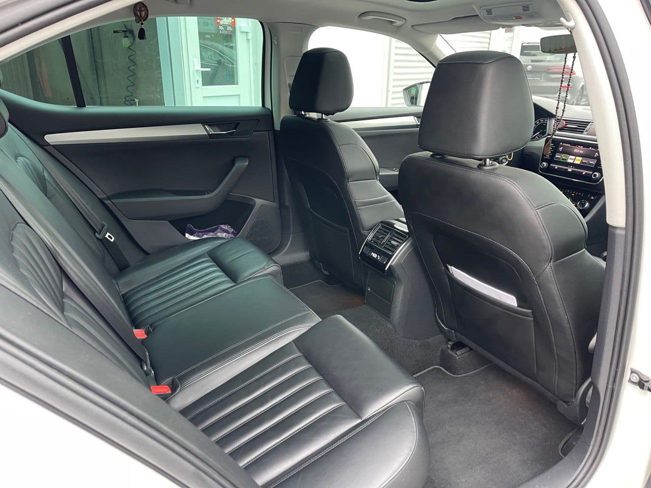 Skoda Superb 2018 — Миниатюра 18