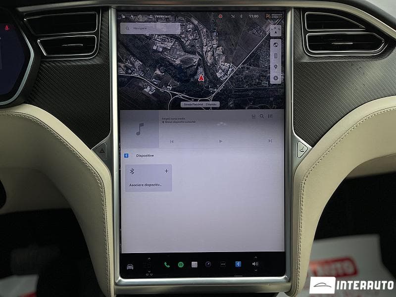 Tesla Model X 2018 — Миниатюра 15