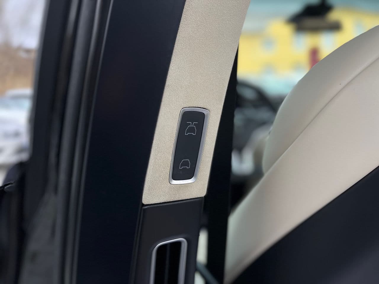 Tesla Model X 2018 — Миниатюра 26