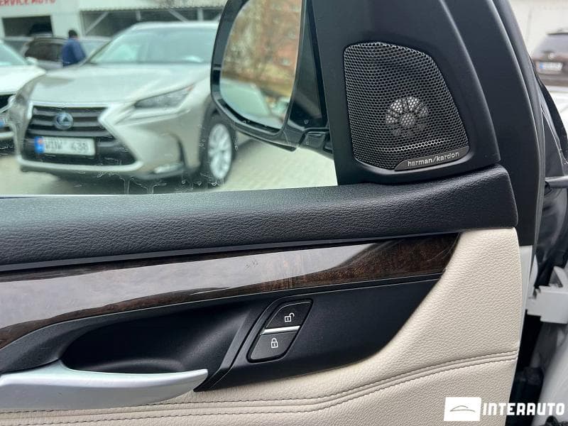 2017 BMW X5 4.0e — Miniatură 5