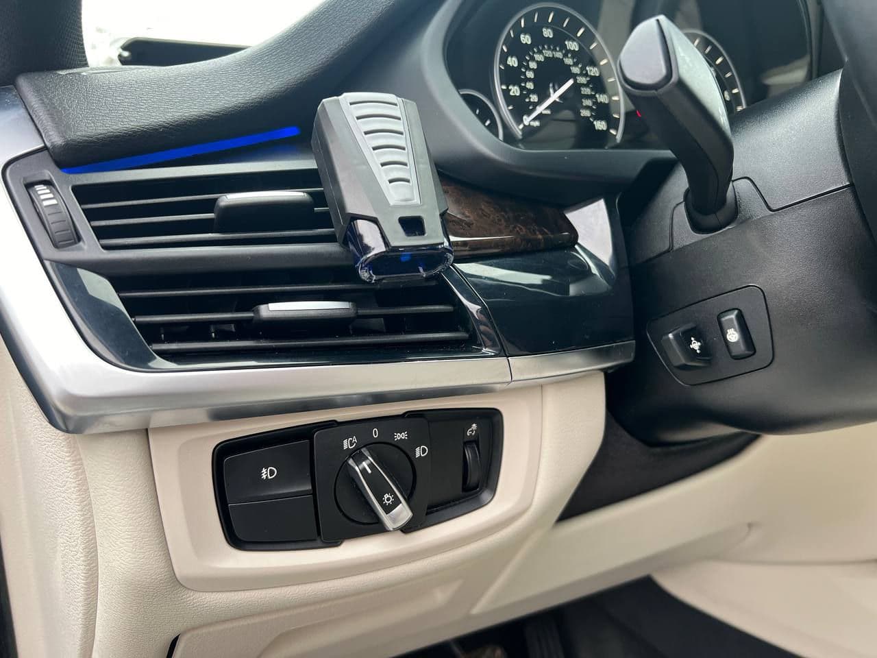 2017 BMW X5 4.0e — Miniatură 14