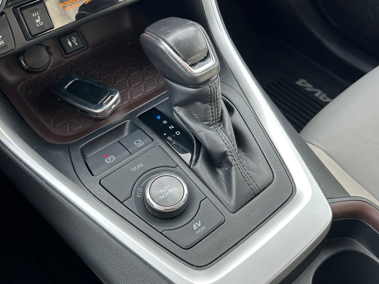 Toyota Rav-4 2019 — Миниатюра 15