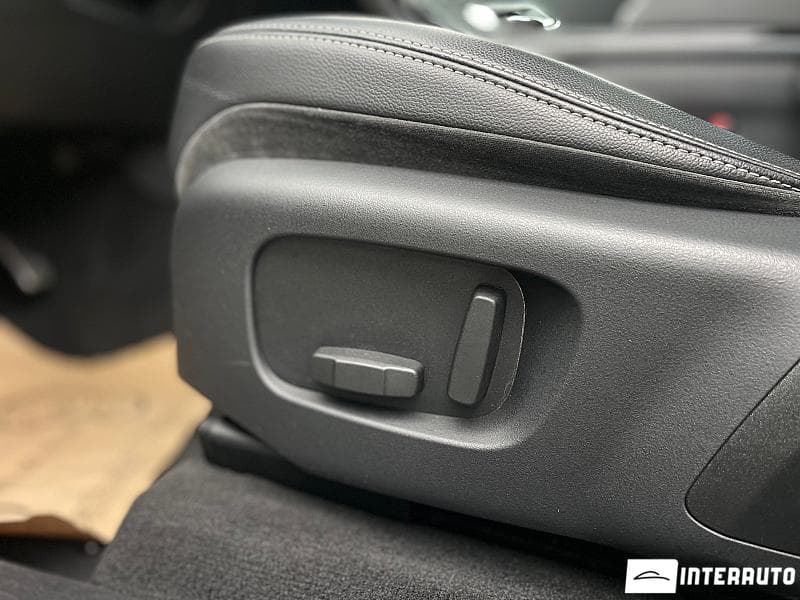 Land Rover Range Rover Velar 2017 — Миниатюра 29
