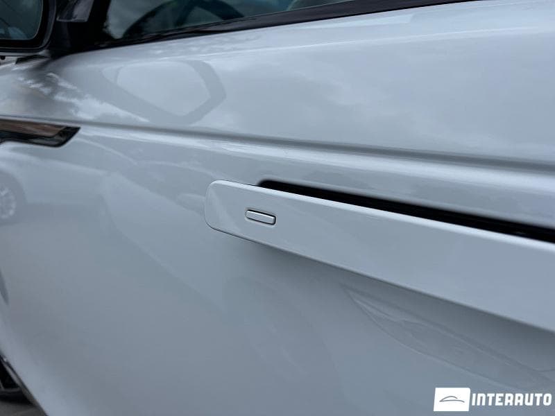 Land Rover Range Rover Velar 2017 — Миниатюра 28