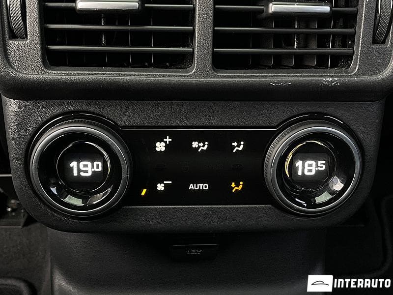 Land Rover Range Rover Velar 2017 — Миниатюра 21