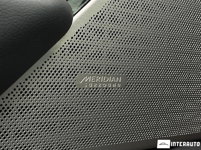 Land Rover Range Rover Velar 2017 — Миниатюра 24