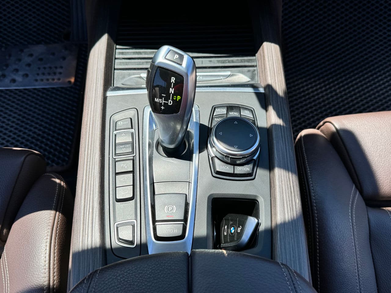 2016 BMW X5 4.0e — Miniatură 11