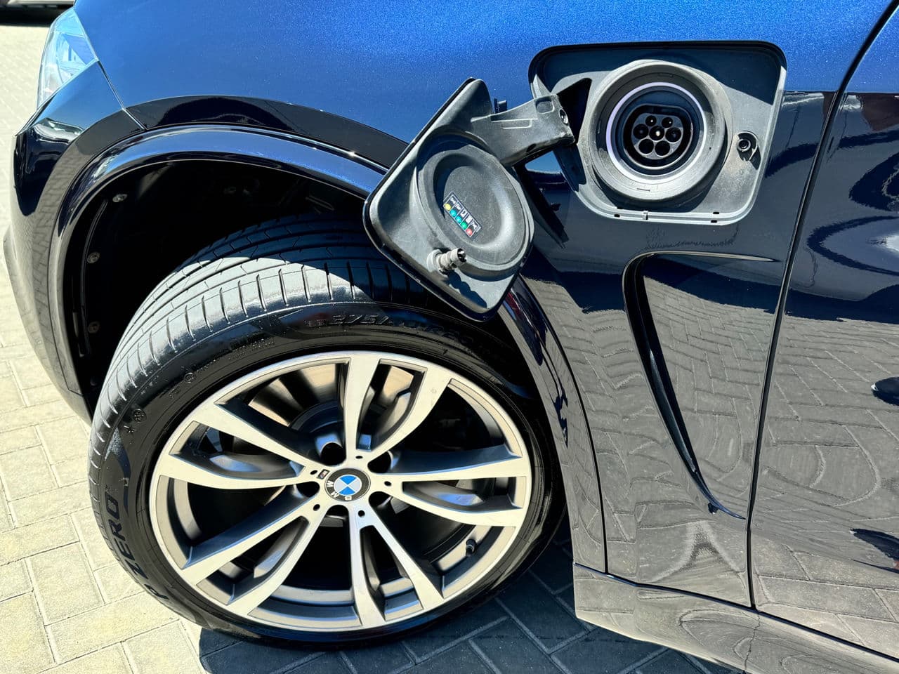 2016 BMW X5 4.0e — Miniatură 17