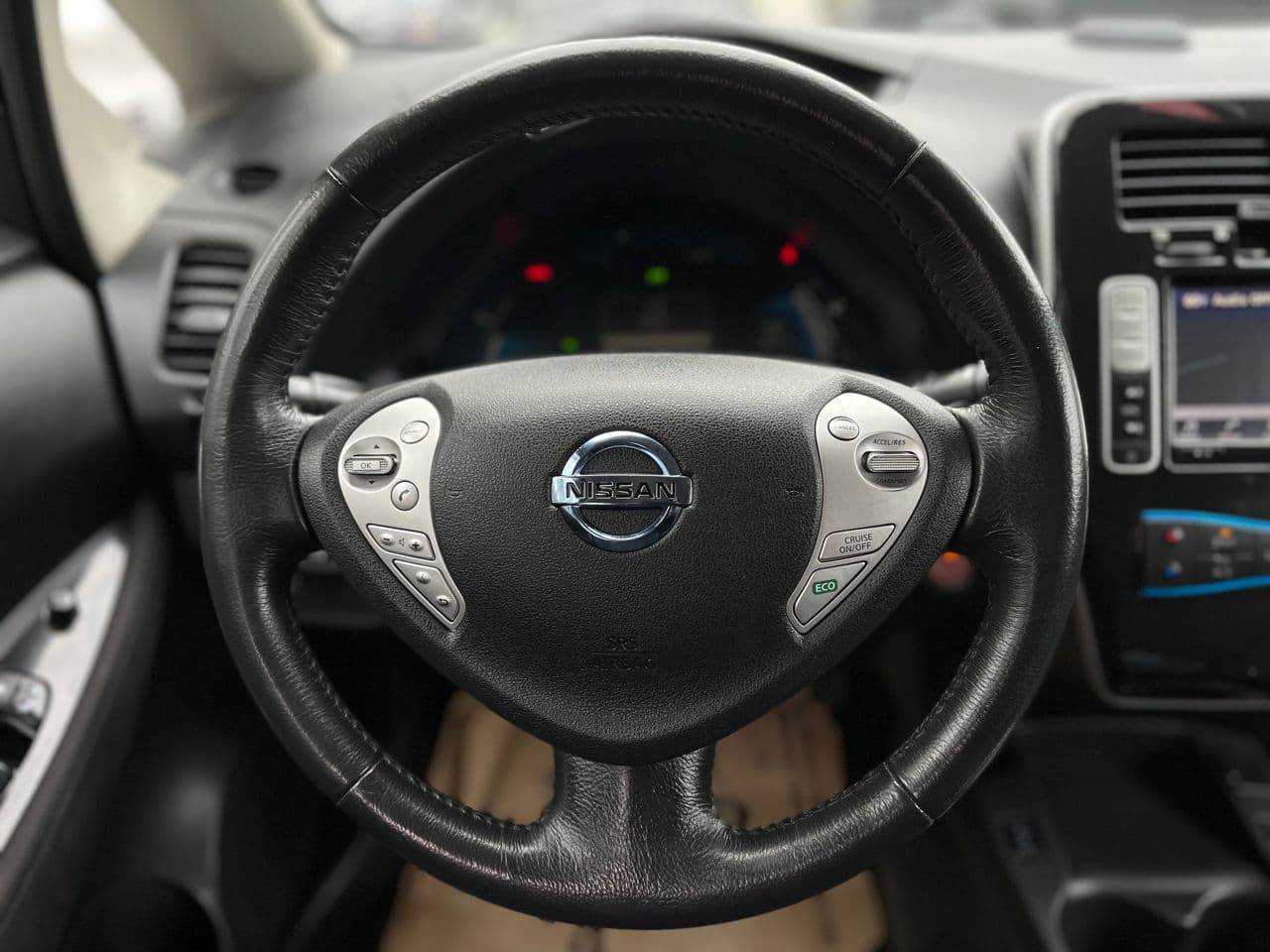Nissan Leaf 2016 — Миниатюра 10