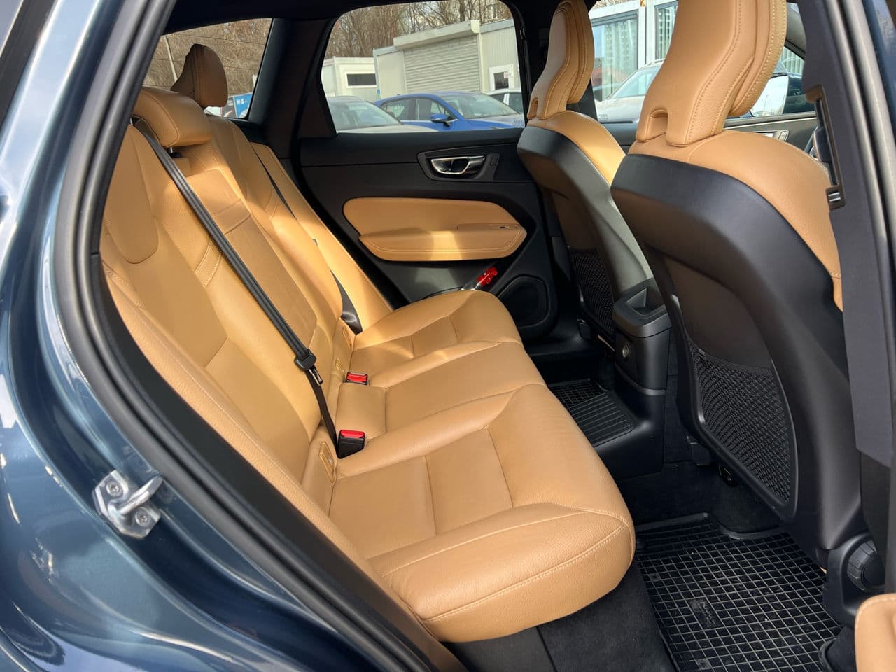 Volvo XC 60 2018 — Миниатюра 18