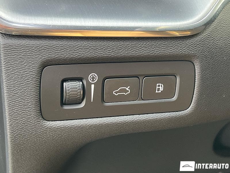 Volvo XC 60 2018 — Миниатюра 11