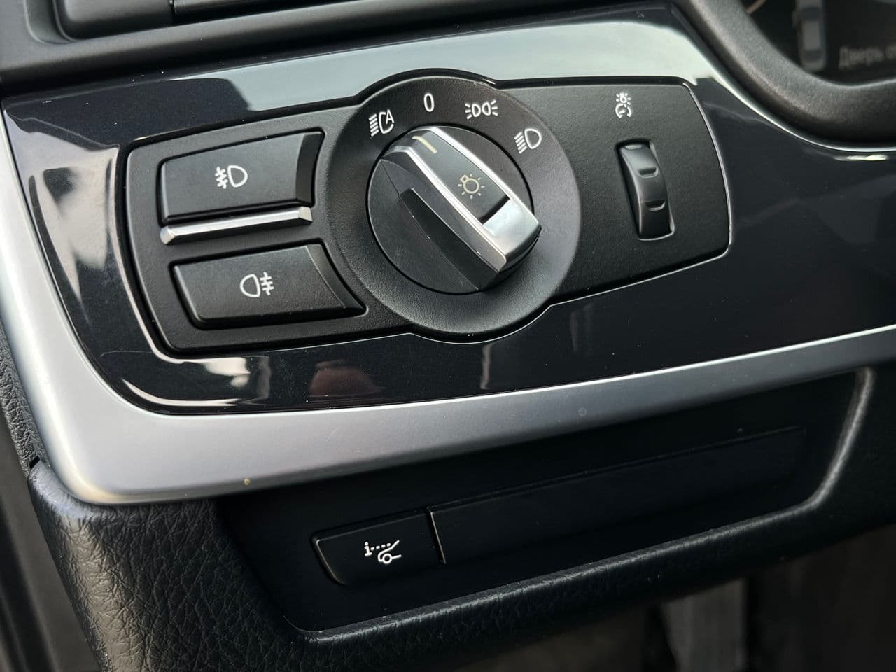 BMW 520 2012 — Миниатюра 8