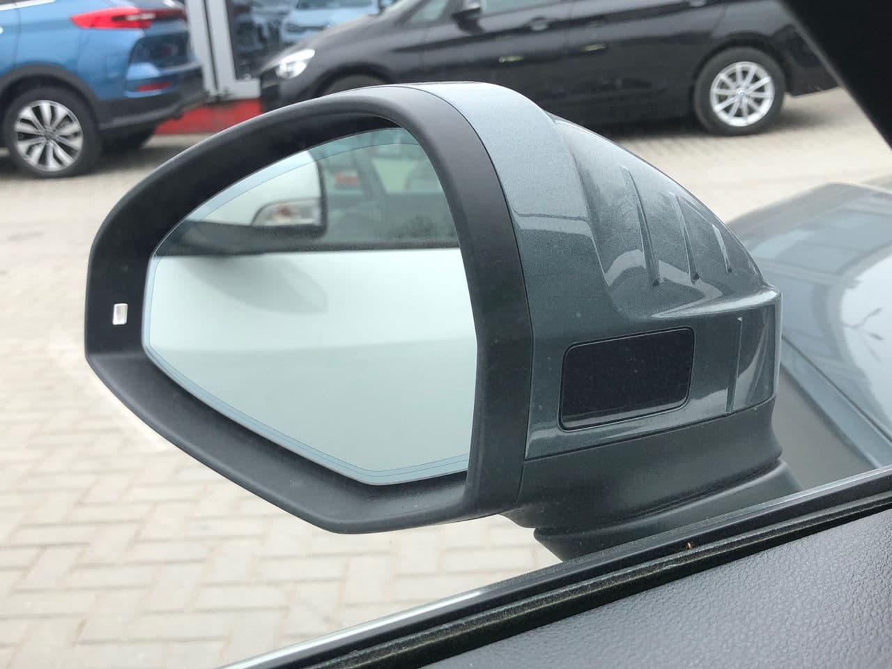 Audi A4 2017 — Миниатюра 6