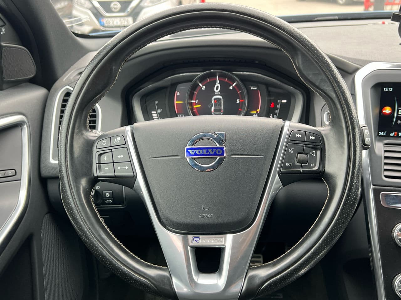 Volvo XC 60 2016 — Миниатюра 10