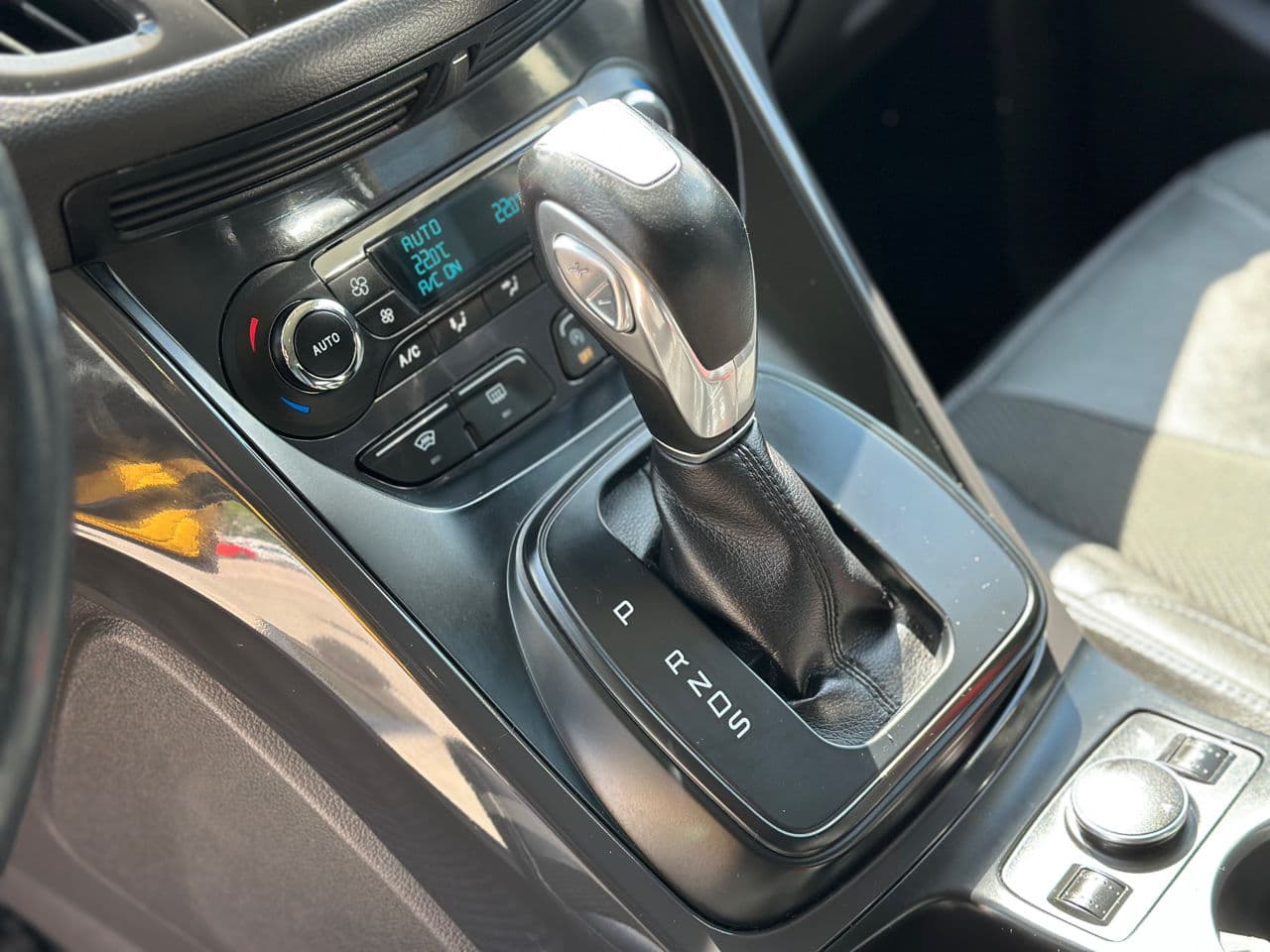Ford Kuga 2015 — Миниатюра 14
