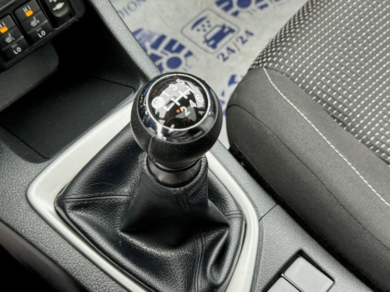 Toyota Auris 2013 — Миниатюра 12